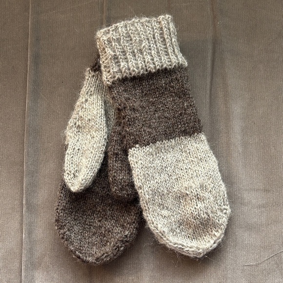 Handmade Accessories - Handmade Two-Tone Knit Wool Mittens